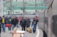 Узбекские трудовые мигранты начали предпочитать Казахстан вместо России